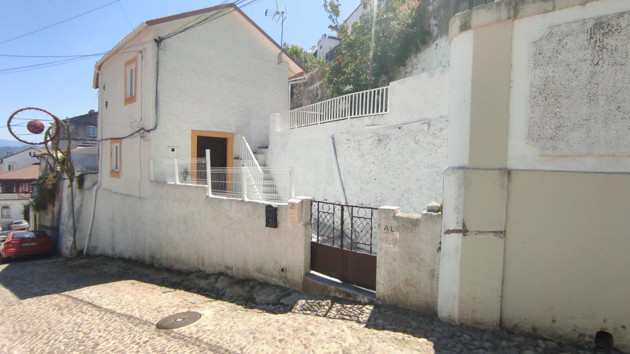 Lemon Tree House Coimbra - Courtyard Garden With City Views エクステリア 写真